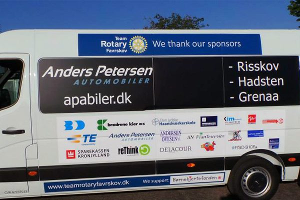 Sponsorlogoer paa TRC bil